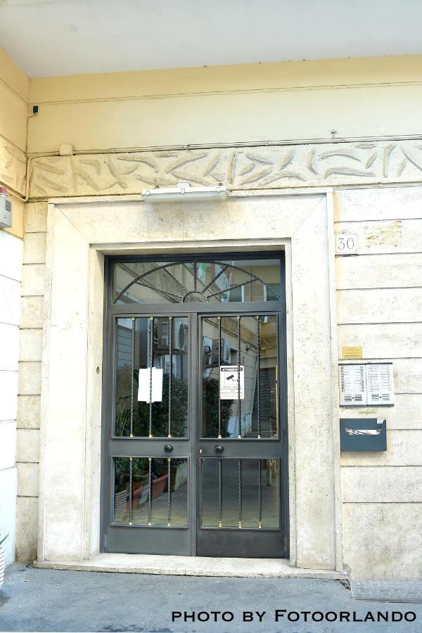 Casa Vacanza La Signorina Rome Exterior photo